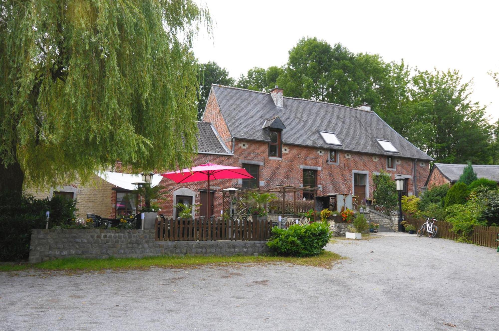 Hotel Restaurant La Ferme De Grambais Nivelles Exterior photo