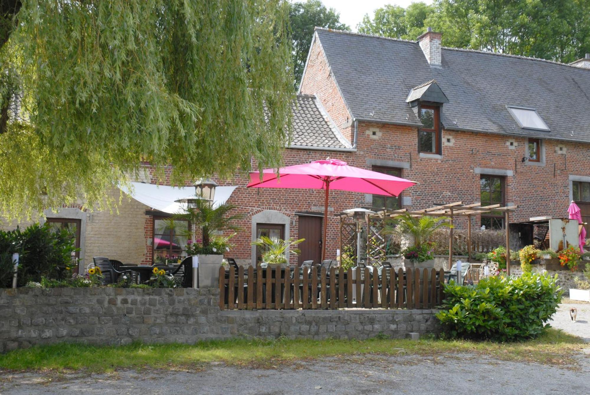 Hotel Restaurant La Ferme De Grambais Nivelles Exterior photo