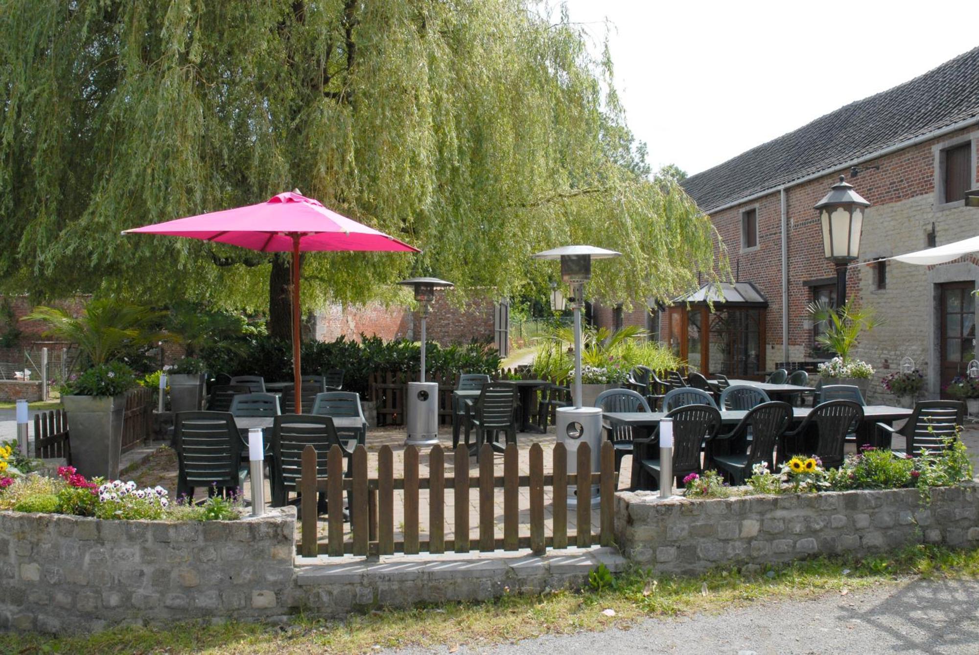 Hotel Restaurant La Ferme De Grambais Nivelles Exterior photo