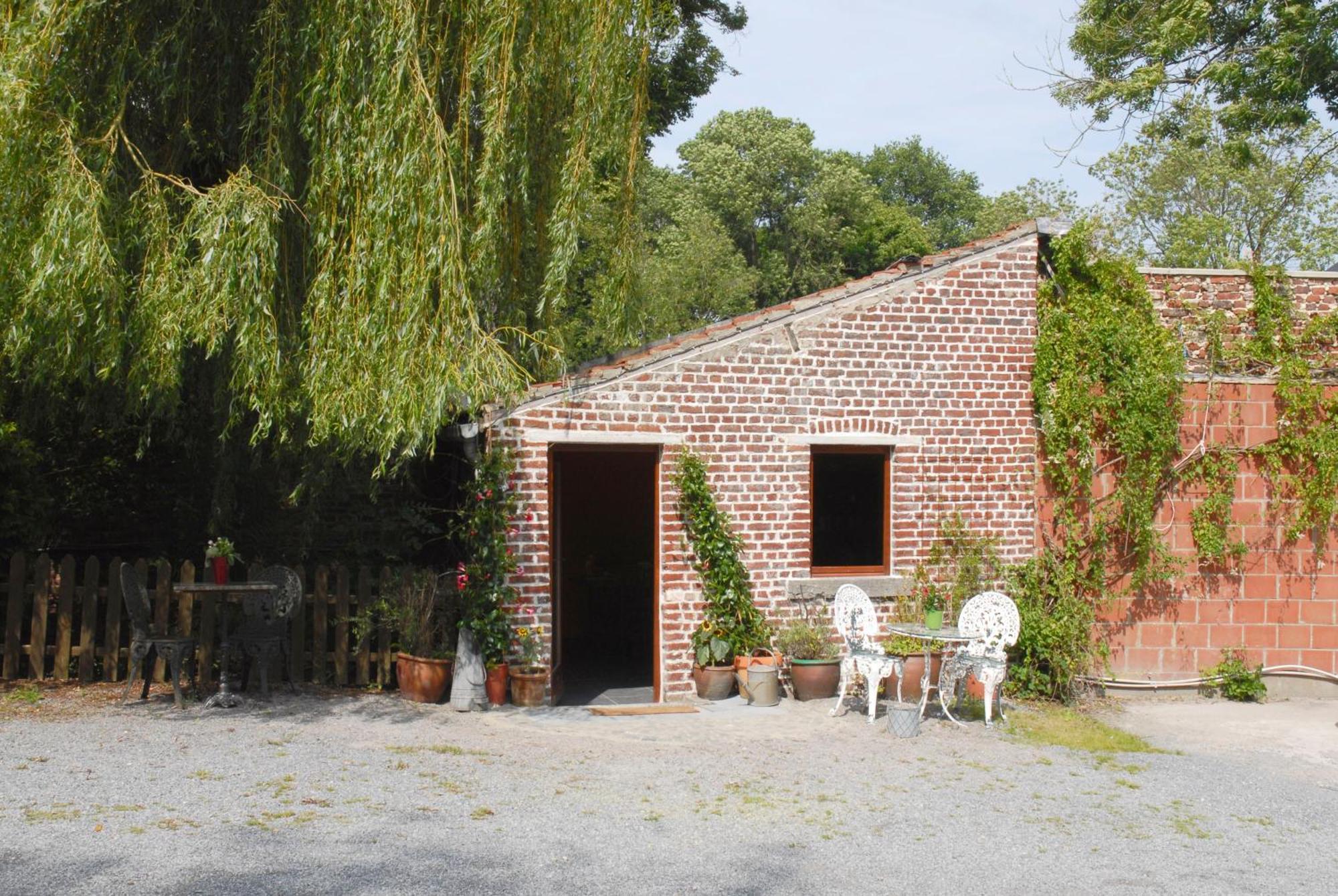 Hotel Restaurant La Ferme De Grambais Nivelles Exterior photo